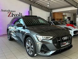Grau Gebraucht 2022 Audi e-tron S-Line SUV | 27.940 € (Fairer Preis)