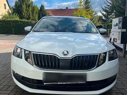 Weiß Gebraucht 2018 Skoda Octavia Kombi | 12.000 €