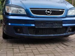 Blau Gebraucht 2002 Opel Zafira Van / Kleinbus | 1.999 €