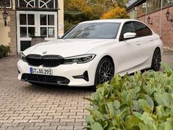 Weiß Gebraucht 2020 BMW 330 Sport Line Limousine | 33.900 € (Fairer Preis)