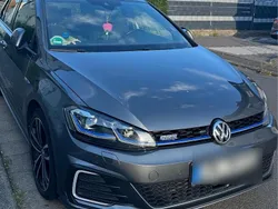 Grau Gebraucht 2020 VW Golf VII GTE Kleinwagen | 25.000 € (Teuer)