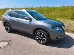 Grau Gebraucht 2016 Nissan X-Trail Tekna SUV | 15.400 € (Fairer Preis)