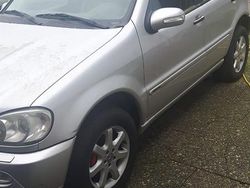 Silber Gebraucht 2003 Mercedes ML400 SUV | 3.500 €
