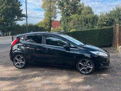 Schwarz Gebraucht 2014 Ford Fiesta Kleinwagen | 4.499 € (Fairer Preis)