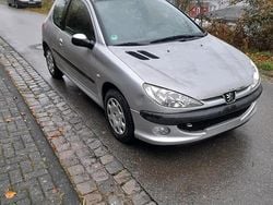 Silber Gebraucht 2006 Peugeot 206 Kleinwagen | 1.000 € (Guter Preis)
