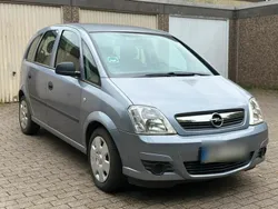 Grau Gebraucht 2006 Opel Meriva Van / Kleinbus | 1.777 € (Etwas zu teuer)