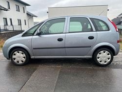 Grau Gebraucht 2004 Opel Meriva Van / Kleinbus | 2.199 € (Fairer Preis)