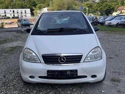 Weiß Gebraucht 1999 Mercedes A140 Avantgarde Limousine | 1.999 € (Fairer Preis)
