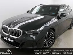 Black sapphire Gebraucht 2024 BMW 520 M Sport Kombi | 52.900 € (Superpreis)