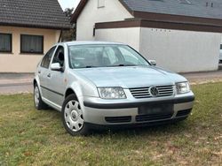 Silber Gebraucht 2001 VW Bora Limousine | 1.300 €