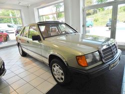 Silberdistelmetallic Gebraucht 1985 Mercedes E230 Limousine | 12.800 €
