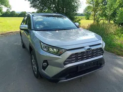 Silber Gebraucht 2019 Toyota RAV4 Hybrid Style SUV | 26.990 € (Superpreis)