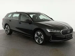 Onyx schwarz metallic Gebraucht 2024 Skoda Superb Selection Kombi | 41.595 € (Guter Preis)