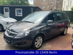 Grau Gebraucht 2013 Opel Zafira Family Van / Kleinbus | 4.299 € (Guter Preis)