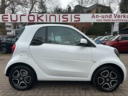 Weiss Gebraucht 2019 Smart ForTwo Coupé Prime Kleinwagen | 16.900 € (Etwas zu teuer)