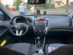 Blau Gebraucht 2010 Kia Ceed 2 Kombi | 2.800 € (Teuer)