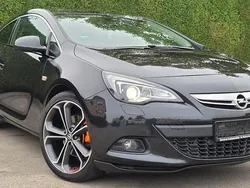 Schwarz Gebraucht 2012 Opel Astra GTC Limousine | 6.500 €