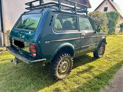 Grün Gebraucht 2009 Lada niva SUV | 9.000 € (Etwas zu teuer)