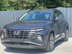Grau Gebraucht 2021 Hyundai Tucson SUV | 15.900 € (Guter Preis)