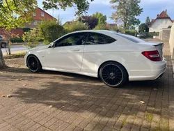 Weiß Gebraucht 2013 Mercedes C220 AMG Coupé | 17.500 €