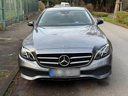 Grau Gebraucht 2020 Mercedes E200 Avantgarde Limousine | 15.300 € (Fairer Preis)