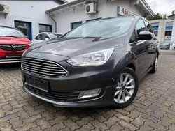 Grau Gebraucht 2016 Ford Grand C-Max Van / Kleinbus | 5.849 € (Guter Preis)