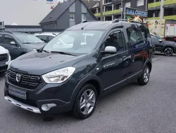 Kometengraumetall (metallic) Gebraucht 2018 Dacia Dokker Stepway Van | 13.980 € (Fairer Preis)