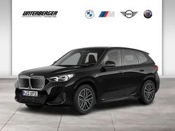 Saphirschwarz Gebraucht 2024 BMW iX1 M Sport SUV | 50.890 € (Teuer)