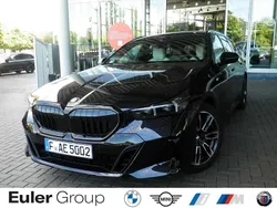 Carbonschwarz metallic Gebraucht 2025 BMW 520 Kombi | 52.550 € (Guter Preis)