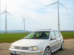 Silber Gebraucht 1998 VW Golf IV Kleinwagen | 2.799 €