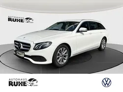 Weiß Gebraucht 2018 Mercedes E220 Avantgarde Limousine | 22.690 € (Superpreis)