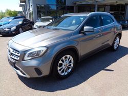Grau Gebraucht 2020 Mercedes GLA200 SUV | 24.999 €