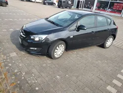 Schwarz Gebraucht 2015 Opel Astra Selection Limousine | 7.400 € (Fairer Preis)