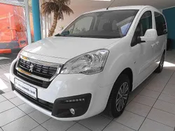 Weiß Gebraucht 2017 Peugeot Partner Tepee Active Van / Kleinbus | 11.990 € (Fairer Preis)