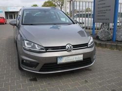 Limestone grey metallic Gebraucht 2016 VW Golf VII LOUNGE Kombi | 18.980 € (Teuer)