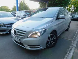 Grau Gebraucht 2012 Mercedes B200 Van / Kleinbus | 12.990 € (Fairer Preis)