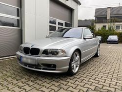 Silber Gebraucht 2001 BMW 330 Shadowline Coupé | 10.300 € (Guter Preis)