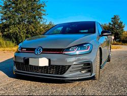 Grau Gebraucht 2019 VW Golf VII GTI Kleinwagen | 31.900 €