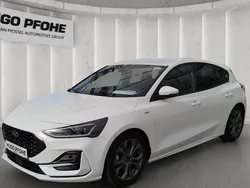 Frost weiss uni Gebraucht 2024 Ford Focus ST-Line X Limousine | 26.048 € (Fairer Preis)