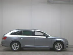 Grau Gebraucht 2021 Skoda Superb Ambition Kombi | 17.480 € (Superpreis)