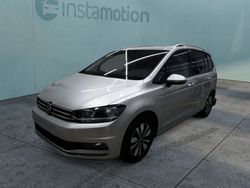 Silber Gebraucht 2024 VW Touran Move Van / Kleinbus | 33.850 € (Fairer Preis)