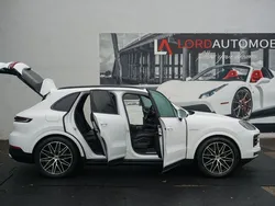 Weiß Gebraucht 2024 Porsche Cayenne SUV | 93.999 €