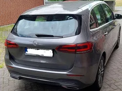 Grau Gebraucht 2020 Mercedes B250e Style Van / Kleinbus | 22.500 € (Superpreis)