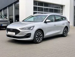 Polarsilber metallic Gebraucht 2024 Ford Focus Titanium Kombi | 24.440 € (Fairer Preis)