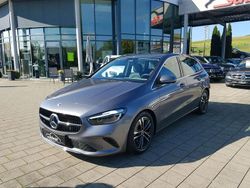 Metalliclack mountaingrau Gebraucht 2024 Mercedes B200 Van / Kleinbus | 32.555 € (Fairer Preis)