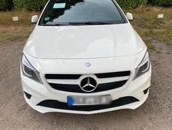 Weiß Gebraucht 2015 Mercedes CLA180 Shooting Brake Kombi | 12.950 € (Etwas zu teuer)