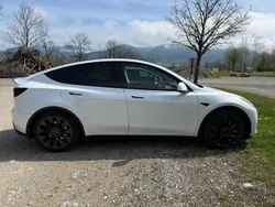 Weiß Gebraucht 2022 Tesla Model Y Performance SUV | 33.799 € (Superpreis)