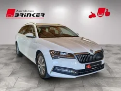 Weiss Gebraucht 2021 Skoda Superb Style Kombi | 24.960 € (Fairer Preis)