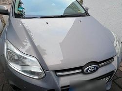 Grau Gebraucht 2011 Ford Focus Kombi | 3.850 € (Etwas zu teuer)