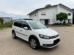 Weiß Gebraucht 2011 VW Touran Cross Van / Kleinbus | 6.800 € (Superpreis)